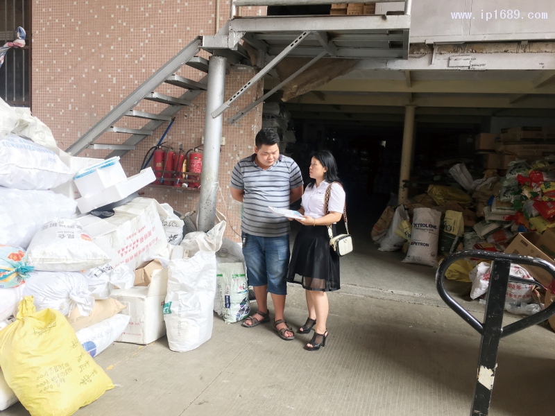 中山市松輝電器有限公司執(zhí)行董事兼總經理陳志輝（左） 副本